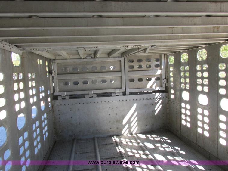 image for item K2195 1993 Wilson PSDCL-302 livestock trailer