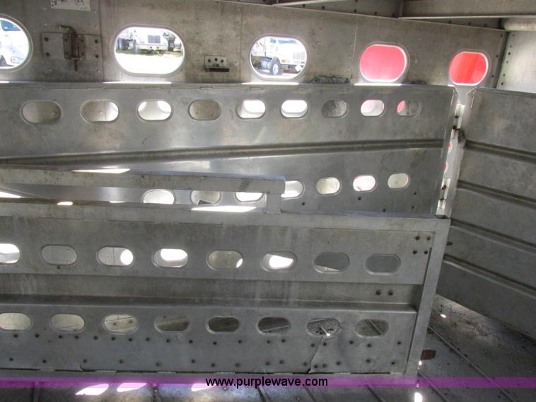 image for item K2195 1993 Wilson PSDCL-302 livestock trailer
