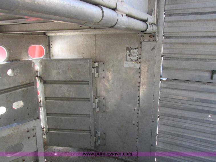 image for item K2195 1993 Wilson PSDCL-302 livestock trailer