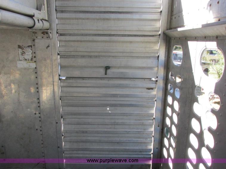 image for item K2195 1993 Wilson PSDCL-302 livestock trailer