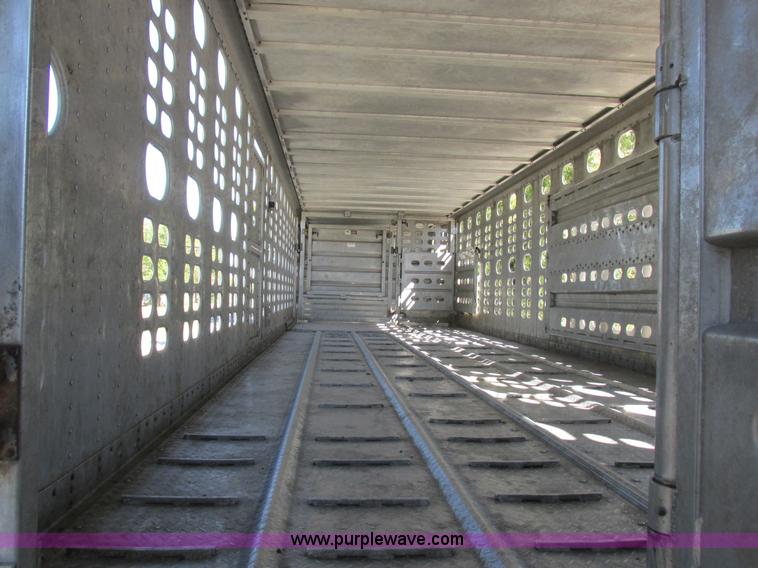 image for item K2195 1993 Wilson PSDCL-302 livestock trailer