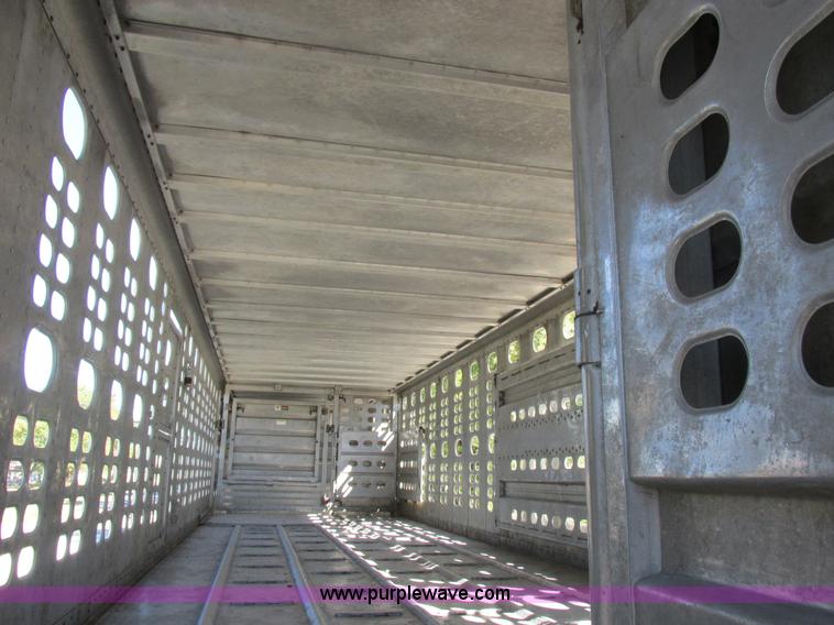 image for item K2195 1993 Wilson PSDCL-302 livestock trailer