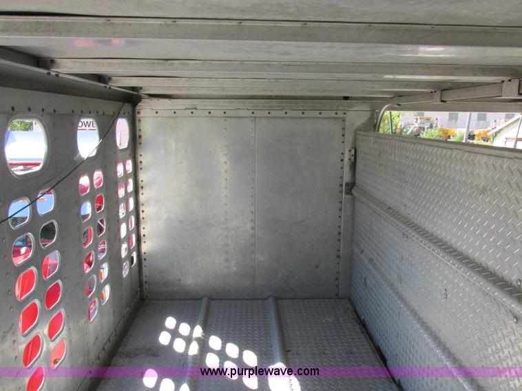 image for item K2195 1993 Wilson PSDCL-302 livestock trailer