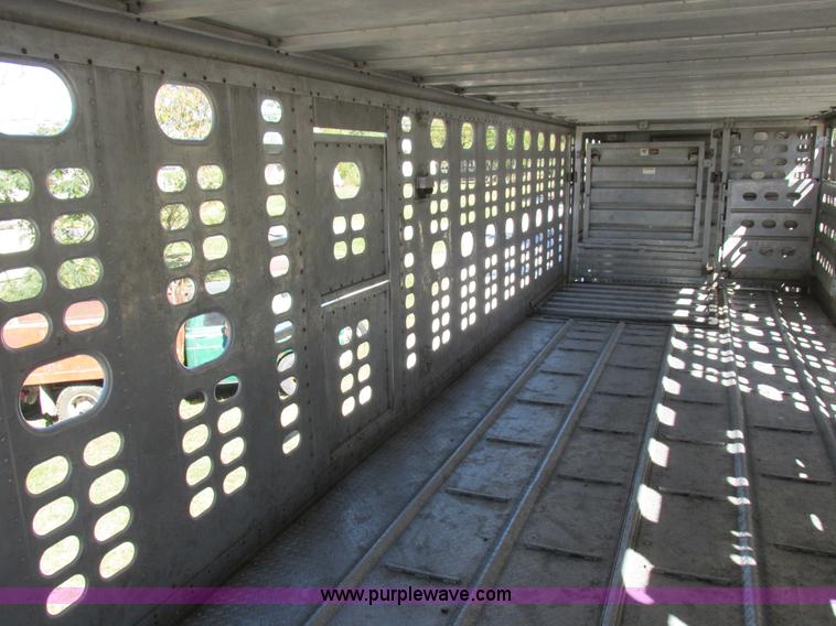 image for item K2195 1993 Wilson PSDCL-302 livestock trailer