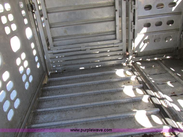 image for item K2195 1993 Wilson PSDCL-302 livestock trailer