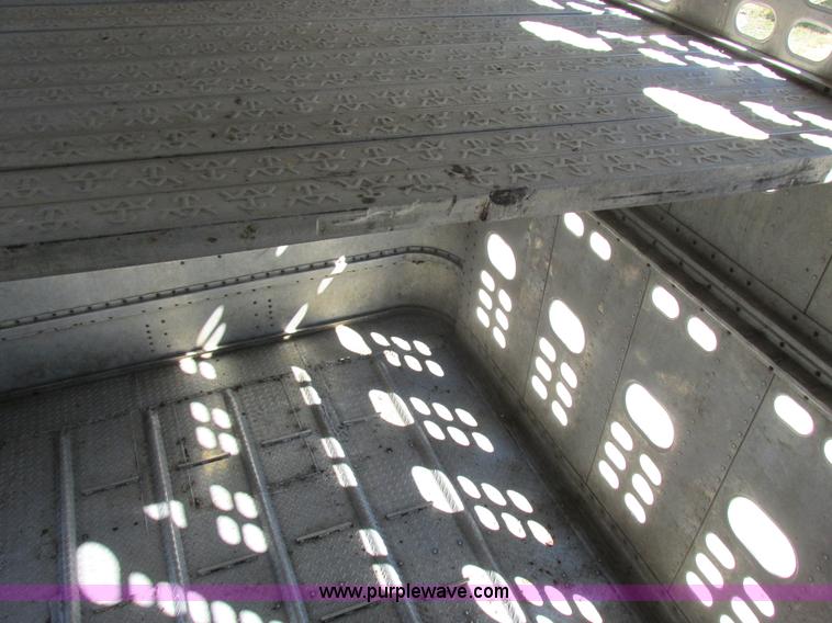 image for item K2195 1993 Wilson PSDCL-302 livestock trailer