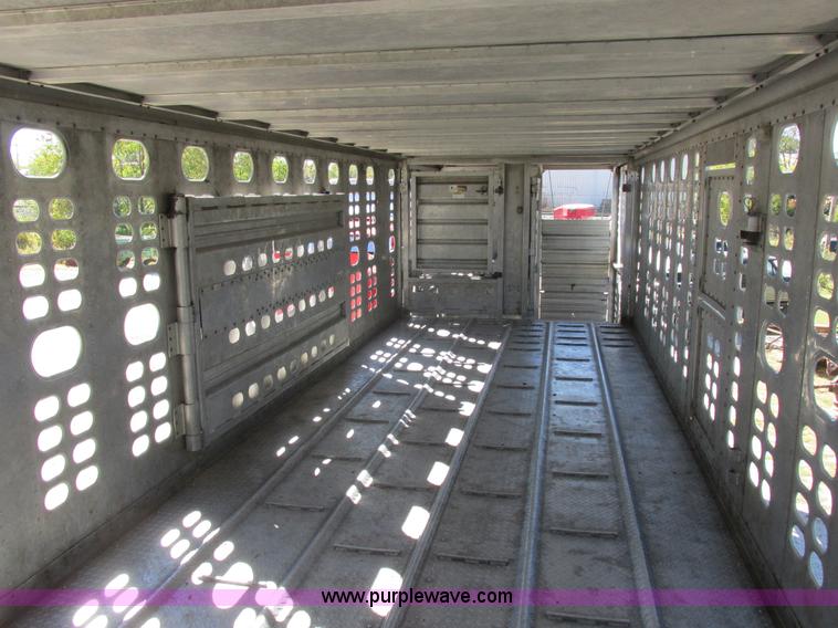 image for item K2195 1993 Wilson PSDCL-302 livestock trailer