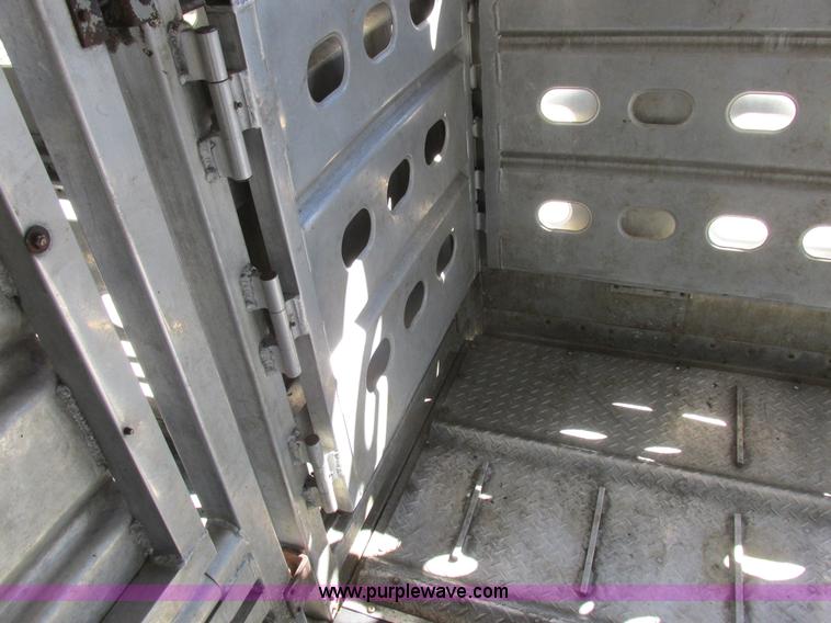 image for item K2195 1993 Wilson PSDCL-302 livestock trailer