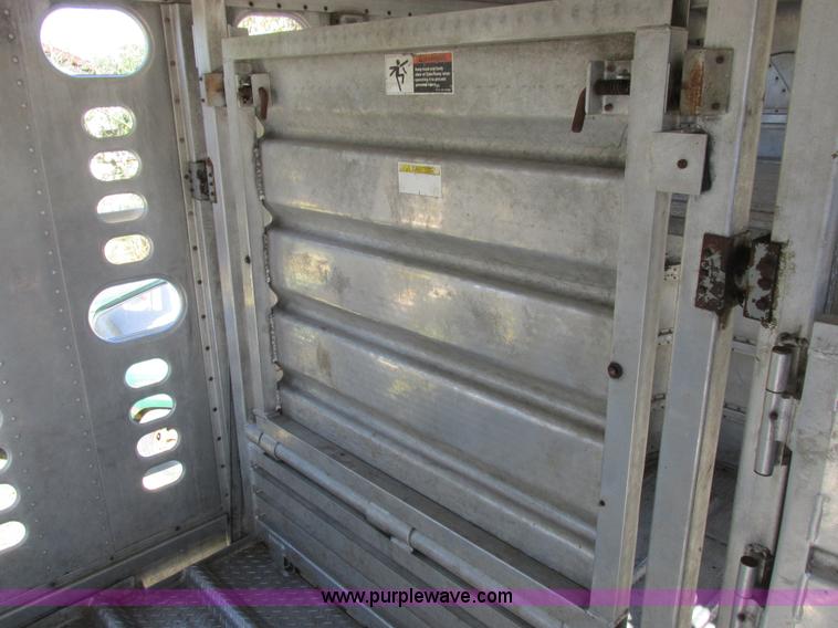 image for item K2195 1993 Wilson PSDCL-302 livestock trailer