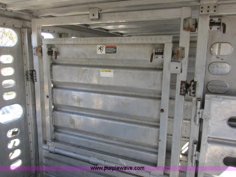 image for item K2195 1993 Wilson PSDCL-302 livestock trailer