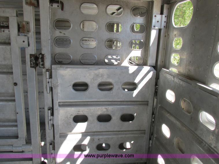 image for item K2195 1993 Wilson PSDCL-302 livestock trailer