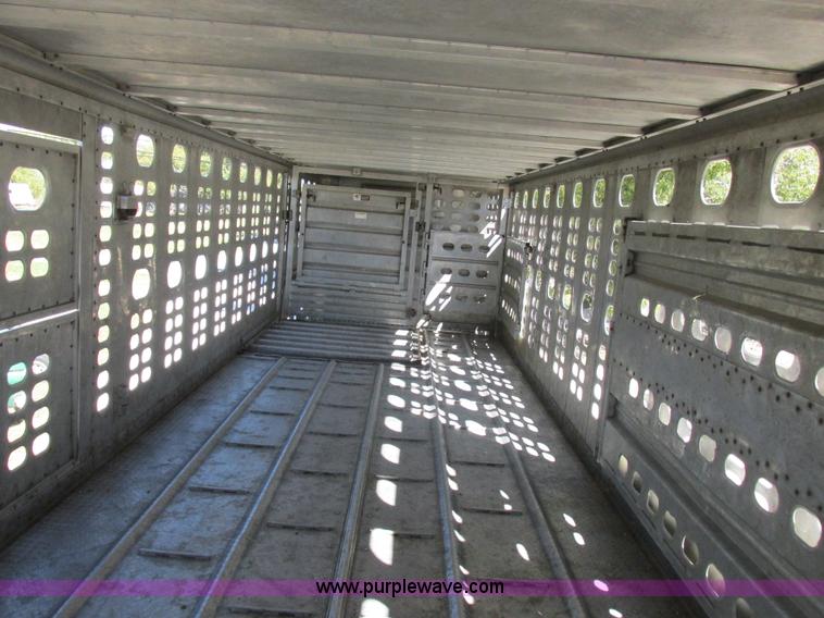 image for item K2195 1993 Wilson PSDCL-302 livestock trailer