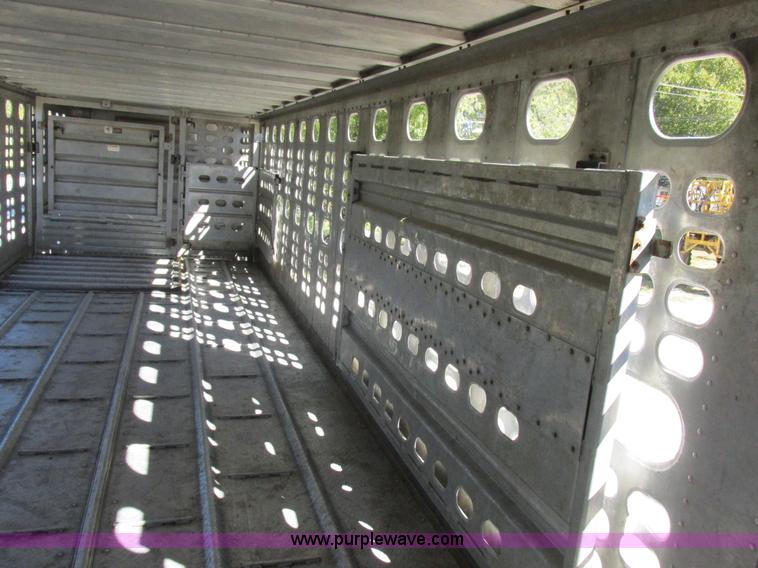 image for item K2195 1993 Wilson PSDCL-302 livestock trailer