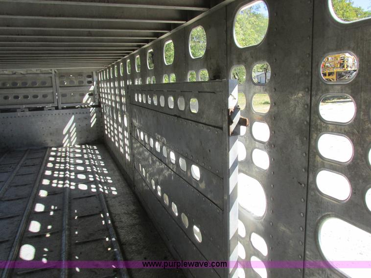 image for item K2195 1993 Wilson PSDCL-302 livestock trailer