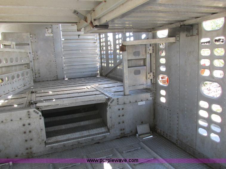 image for item K2195 1993 Wilson PSDCL-302 livestock trailer