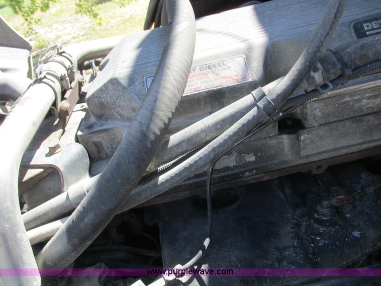 image for item K2196 2004 Freightliner Columbia semi truck