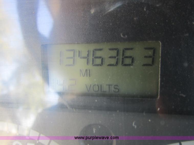 image for item K2196 2004 Freightliner Columbia semi truck