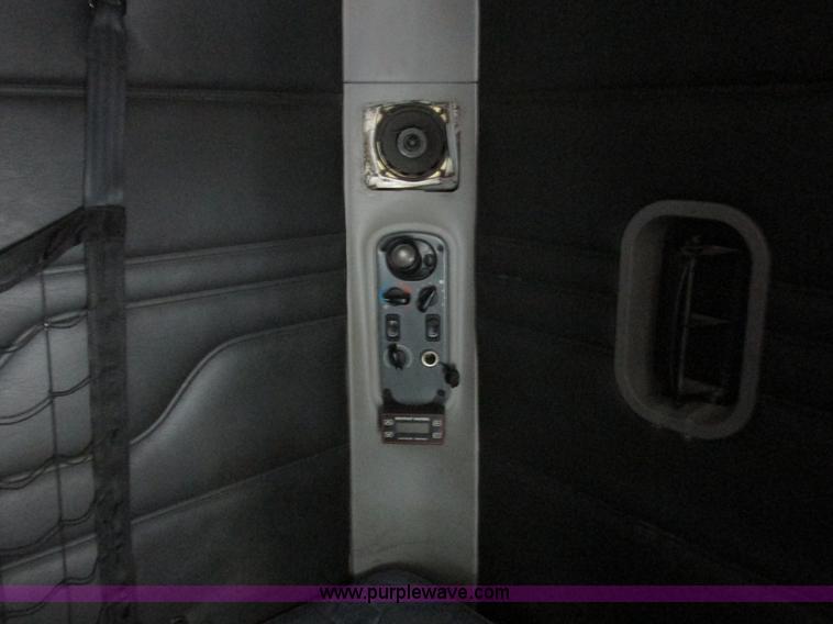 image for item K2196 2004 Freightliner Columbia semi truck