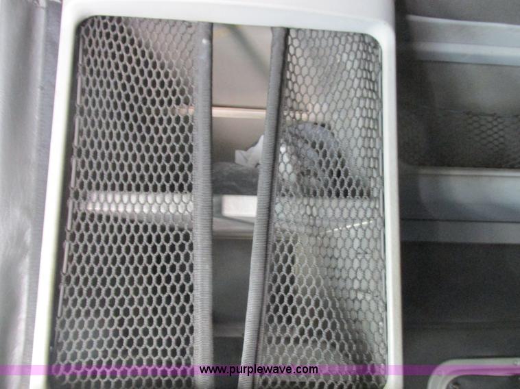 image for item K2196 2004 Freightliner Columbia semi truck