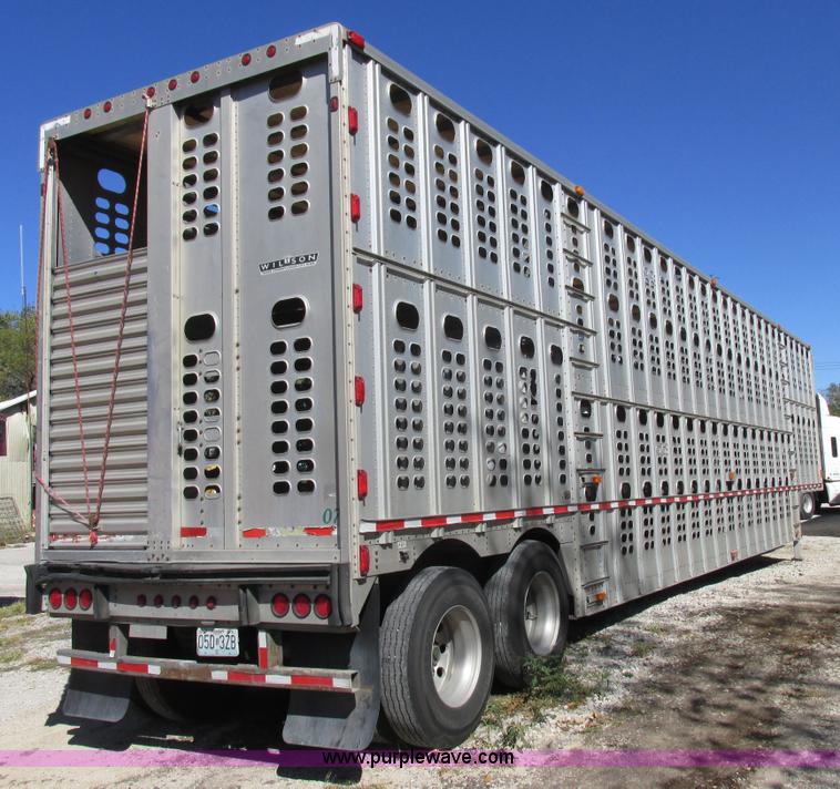 image for item K2197 2001 Wilson PSDCL-302 livestock trailer