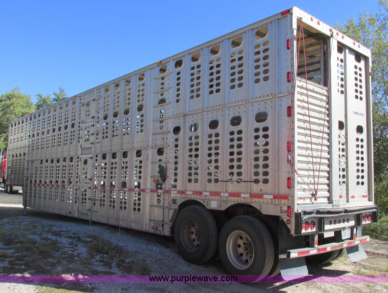 image for item K2197 2001 Wilson PSDCL-302 livestock trailer
