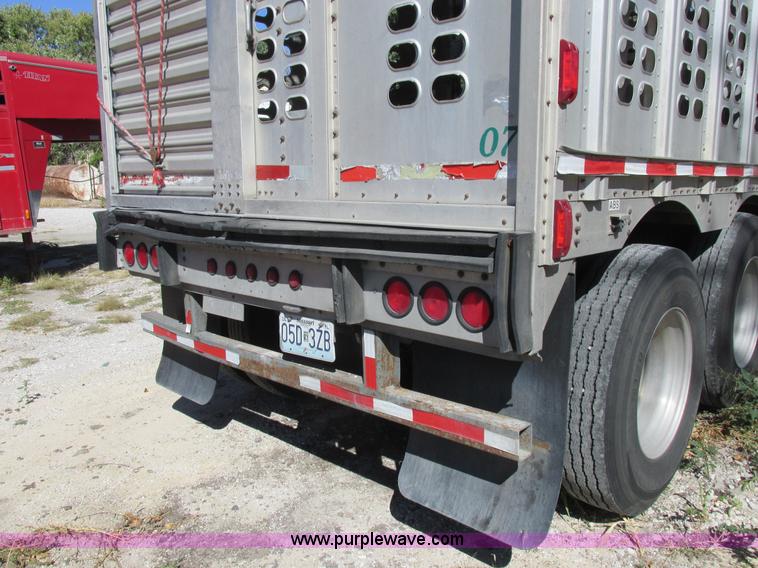 image for item K2197 2001 Wilson PSDCL-302 livestock trailer