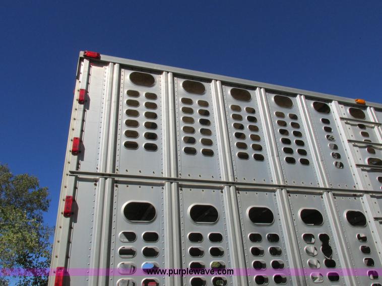image for item K2197 2001 Wilson PSDCL-302 livestock trailer