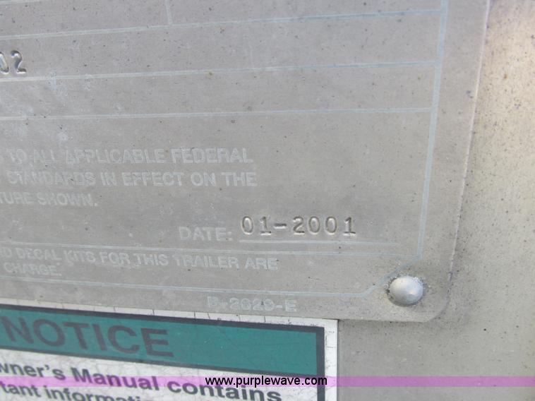 image for item K2197 2001 Wilson PSDCL-302 livestock trailer