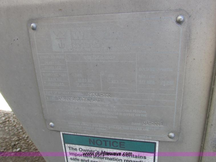 image for item K2197 2001 Wilson PSDCL-302 livestock trailer