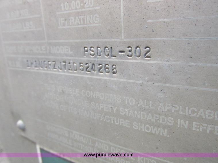 image for item K2197 2001 Wilson PSDCL-302 livestock trailer