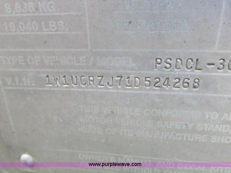 image for item K2197 2001 Wilson PSDCL-302 livestock trailer