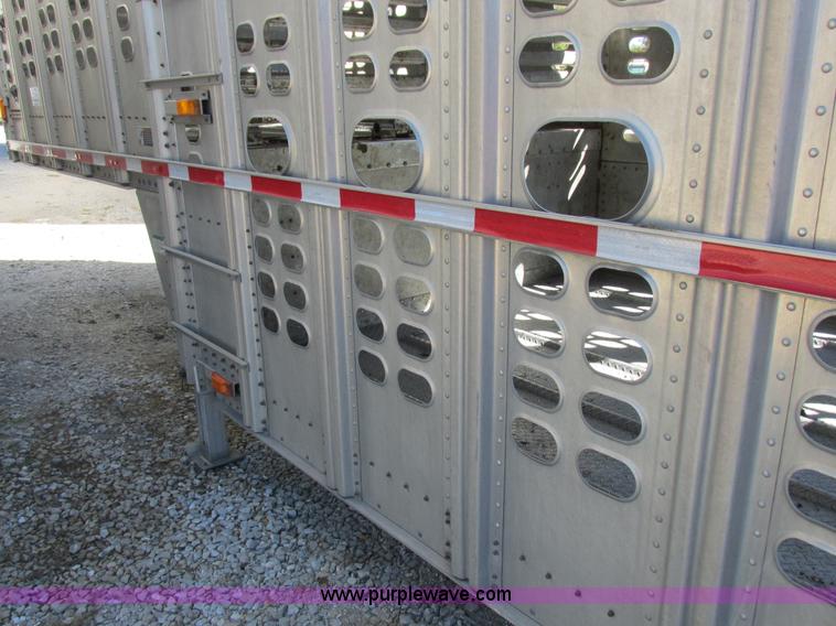 image for item K2197 2001 Wilson PSDCL-302 livestock trailer