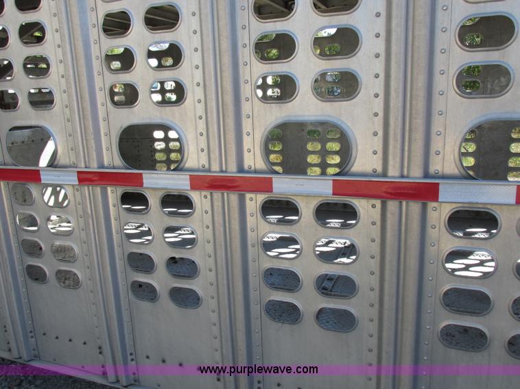 image for item K2197 2001 Wilson PSDCL-302 livestock trailer