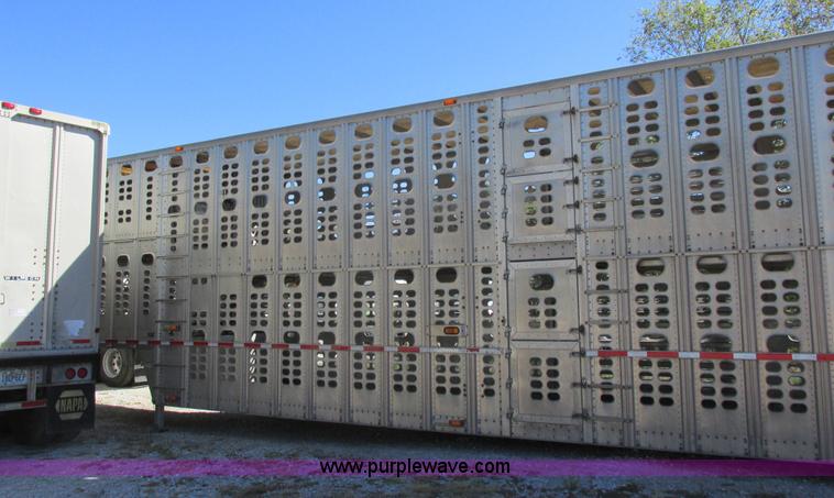 image for item K2197 2001 Wilson PSDCL-302 livestock trailer