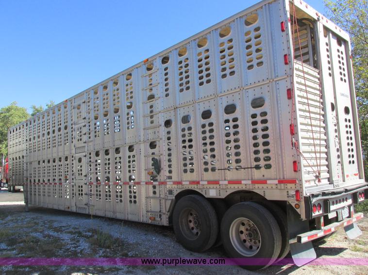 image for item K2197 2001 Wilson PSDCL-302 livestock trailer