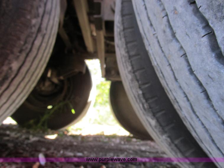 image for item K2197 2001 Wilson PSDCL-302 livestock trailer