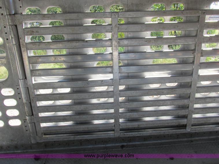 image for item K2197 2001 Wilson PSDCL-302 livestock trailer