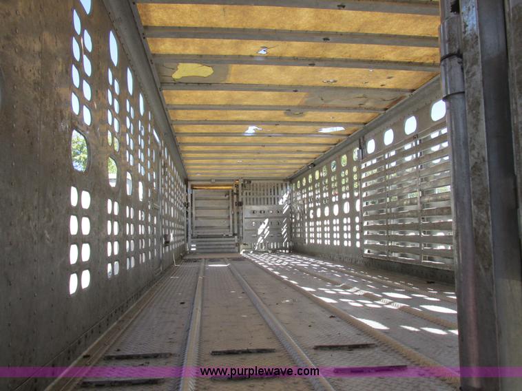 image for item K2197 2001 Wilson PSDCL-302 livestock trailer