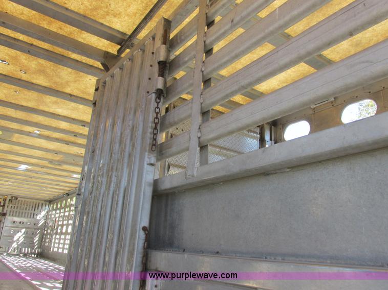 image for item K2197 2001 Wilson PSDCL-302 livestock trailer