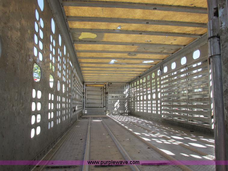 image for item K2197 2001 Wilson PSDCL-302 livestock trailer