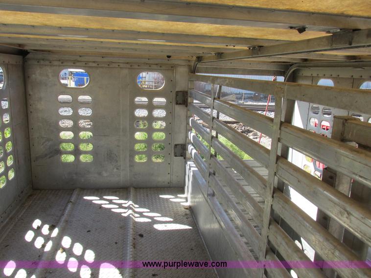 image for item K2197 2001 Wilson PSDCL-302 livestock trailer