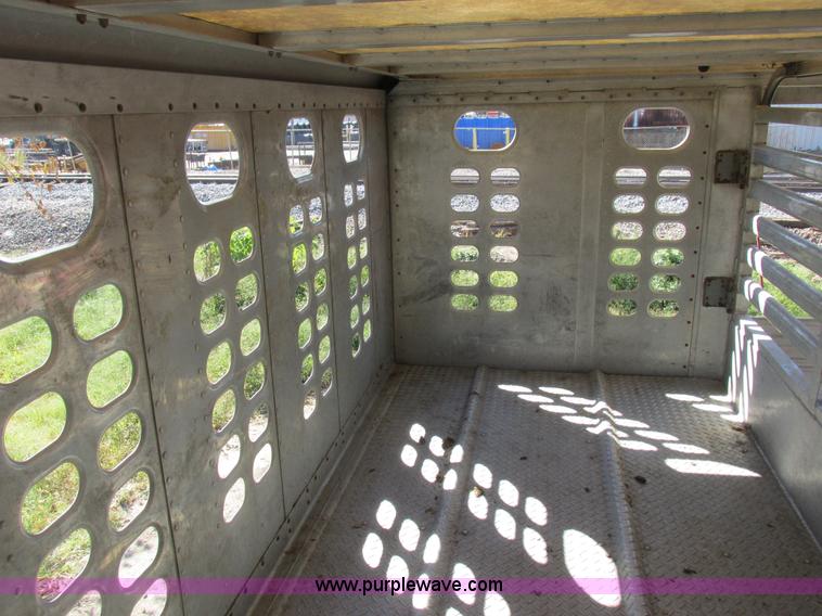 image for item K2197 2001 Wilson PSDCL-302 livestock trailer