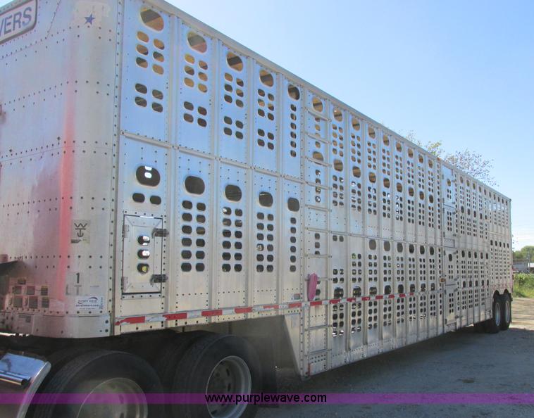 image for item K2198 2001 Wilson PSDCL-302 livestock trailer