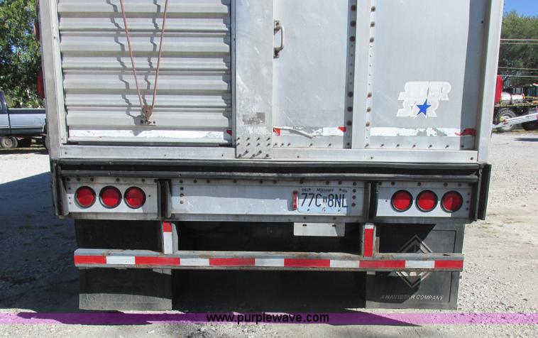 image for item K2198 2001 Wilson PSDCL-302 livestock trailer