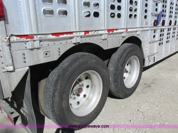 image for item K2198 2001 Wilson PSDCL-302 livestock trailer