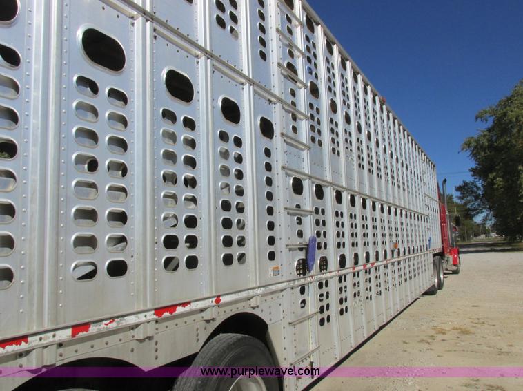 image for item K2198 2001 Wilson PSDCL-302 livestock trailer