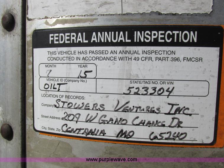 image for item K2198 2001 Wilson PSDCL-302 livestock trailer