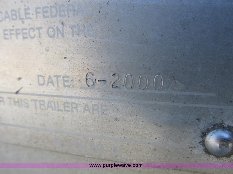 image for item K2198 2001 Wilson PSDCL-302 livestock trailer