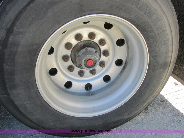 image for item K2198 2001 Wilson PSDCL-302 livestock trailer