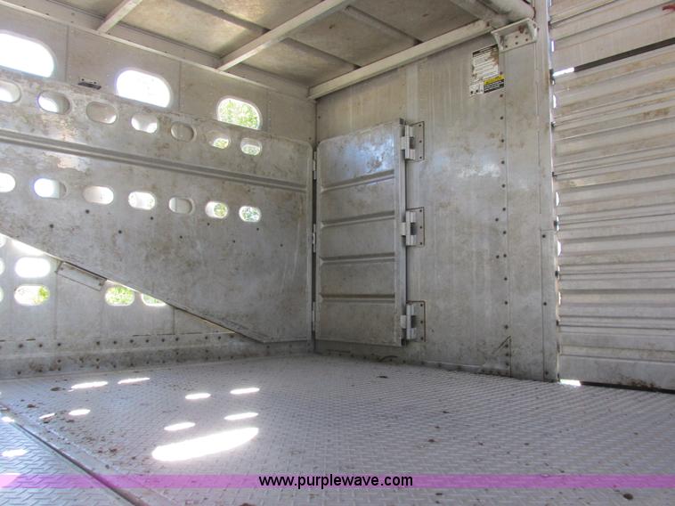 image for item K2198 2001 Wilson PSDCL-302 livestock trailer